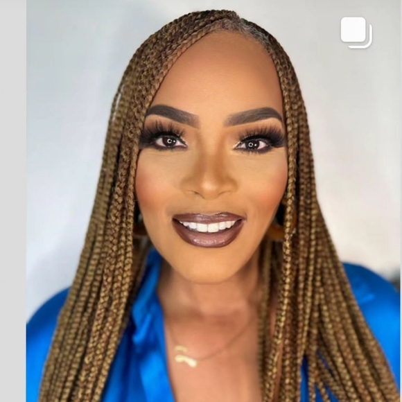 Meet your Posher, Suzanne - Picture 1 of 2